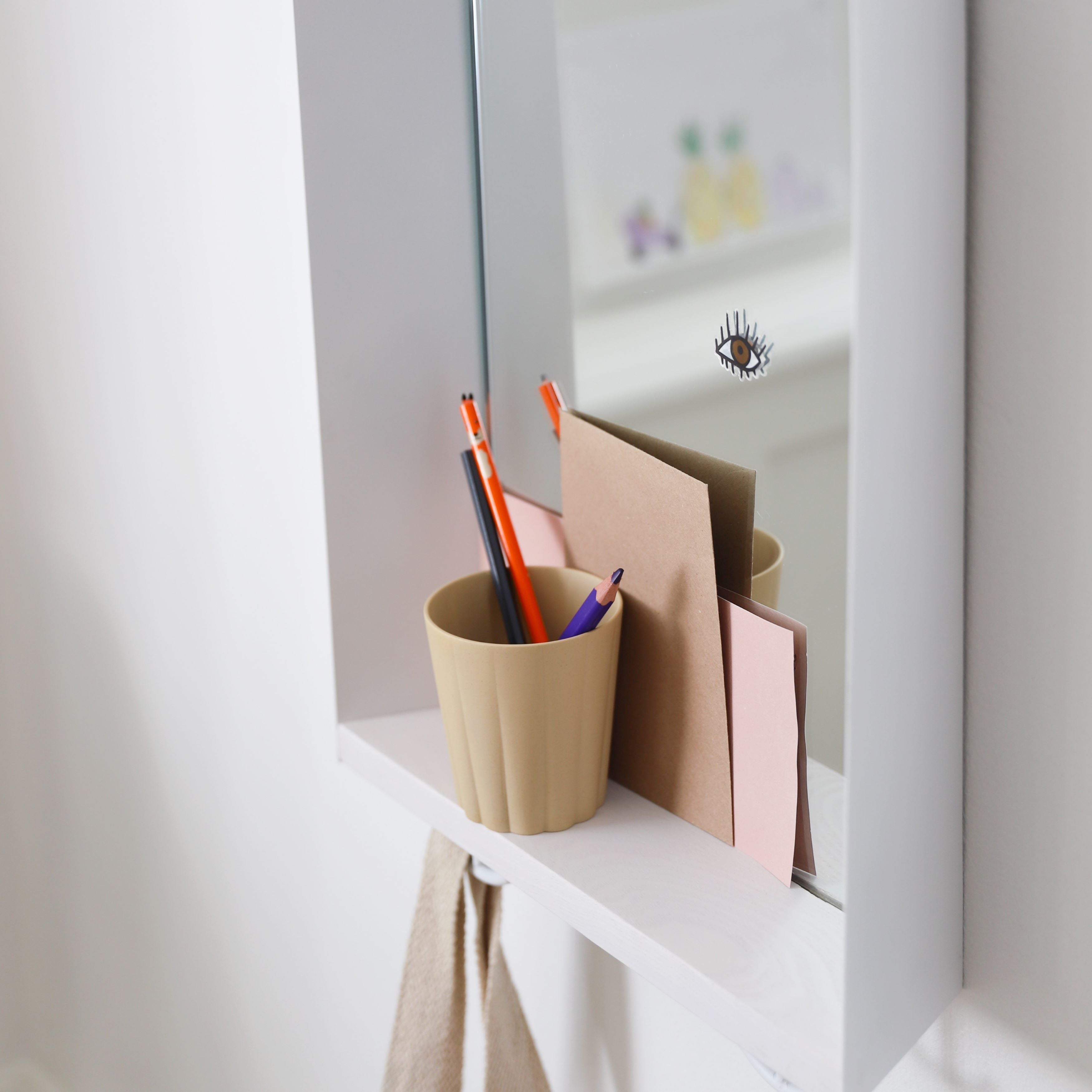 Nofred White Portal Kids Mirror with objects on it