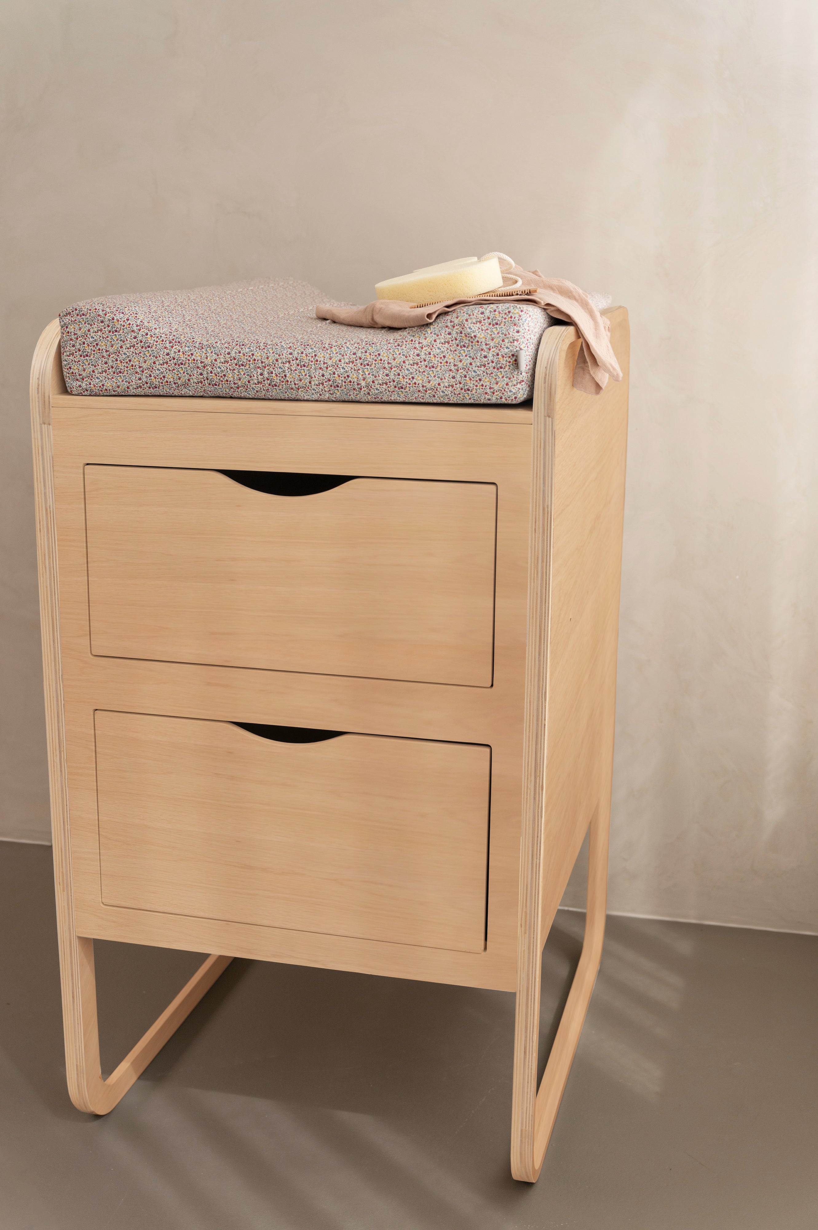 Nofred baby Changing Table with closed drawers