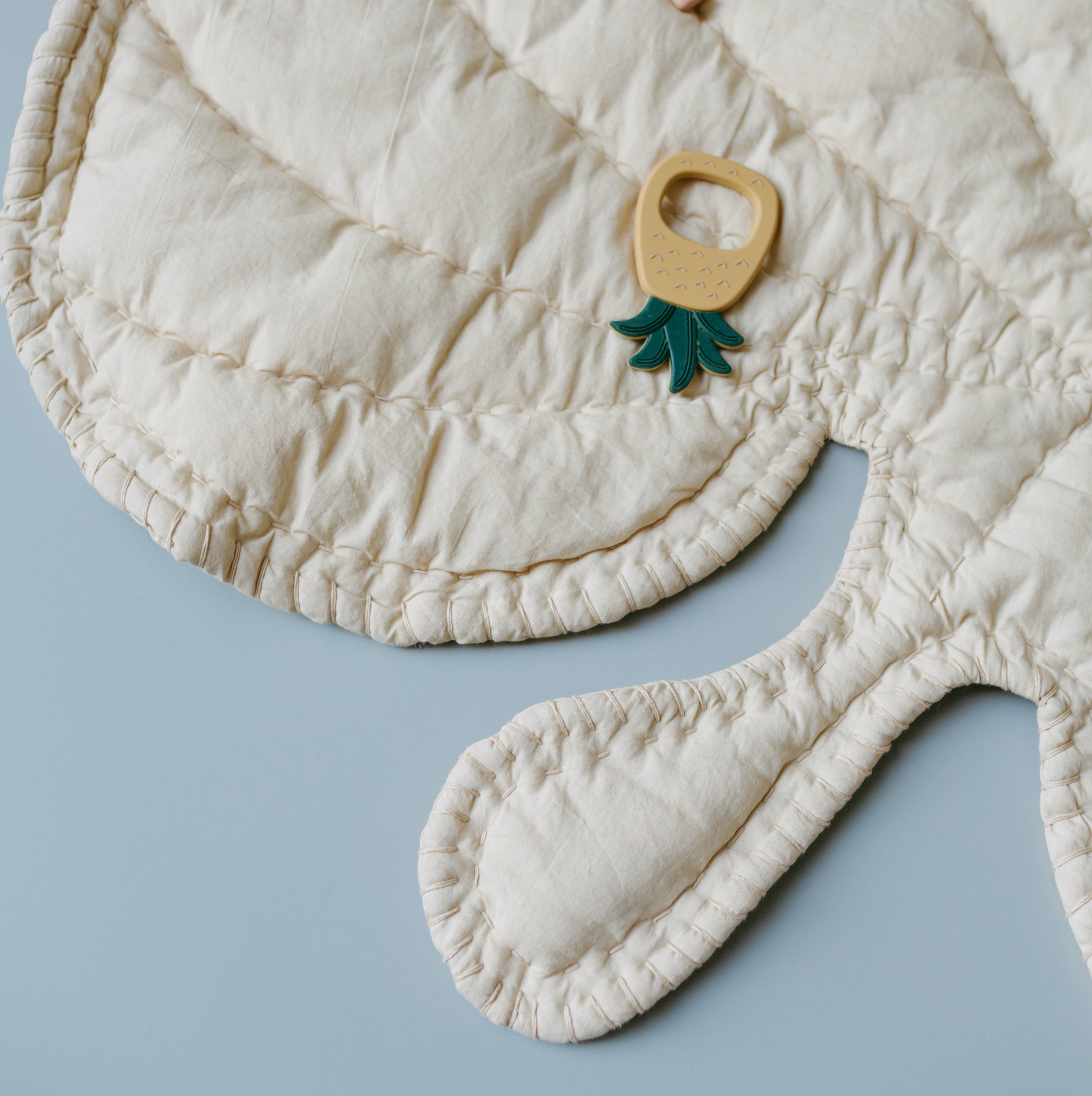 Nofred Sand Leaf Blanket close up