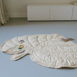 Nofred Sand Leaf Blanket in the room