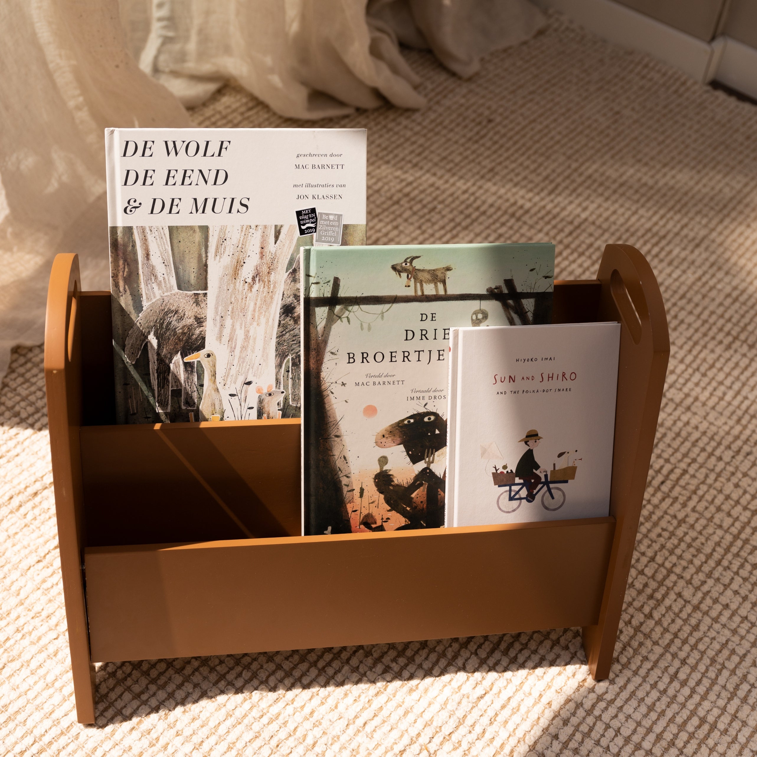 Nofred Brown Bookholder with kids books