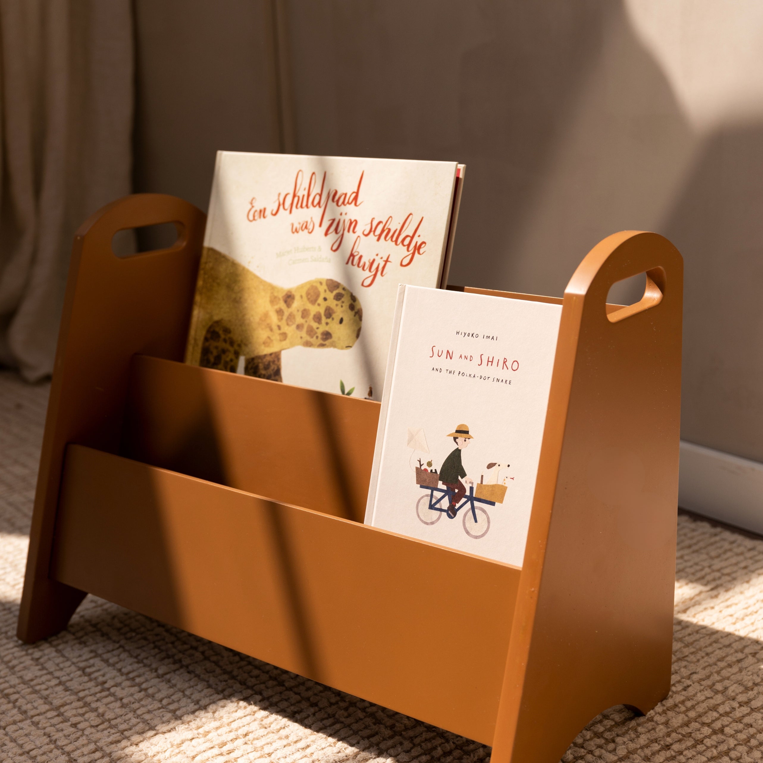 Nofred Brown Bookholder with kids books