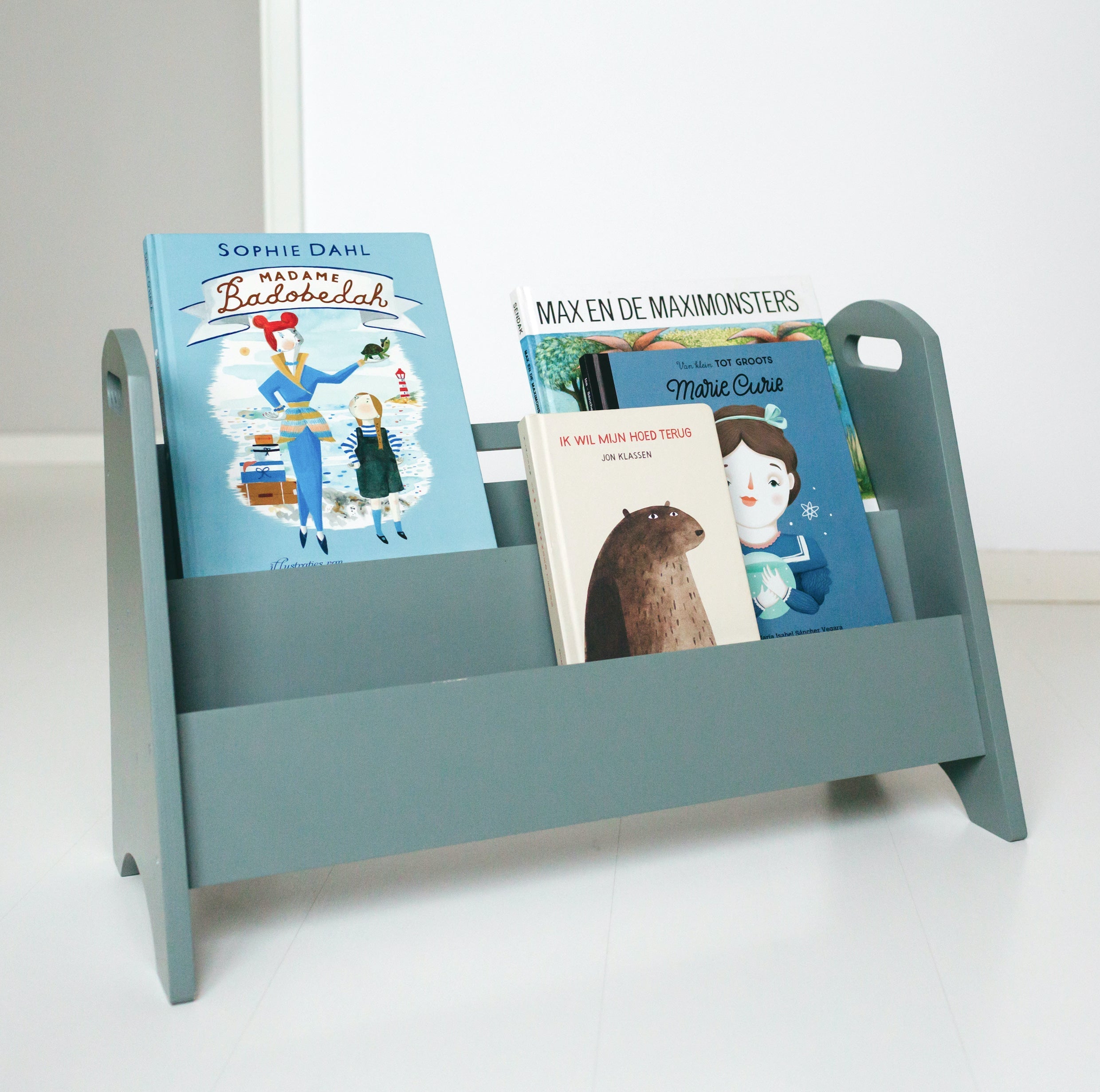 Nofred Olive Green Bookholder with 4 kids books in