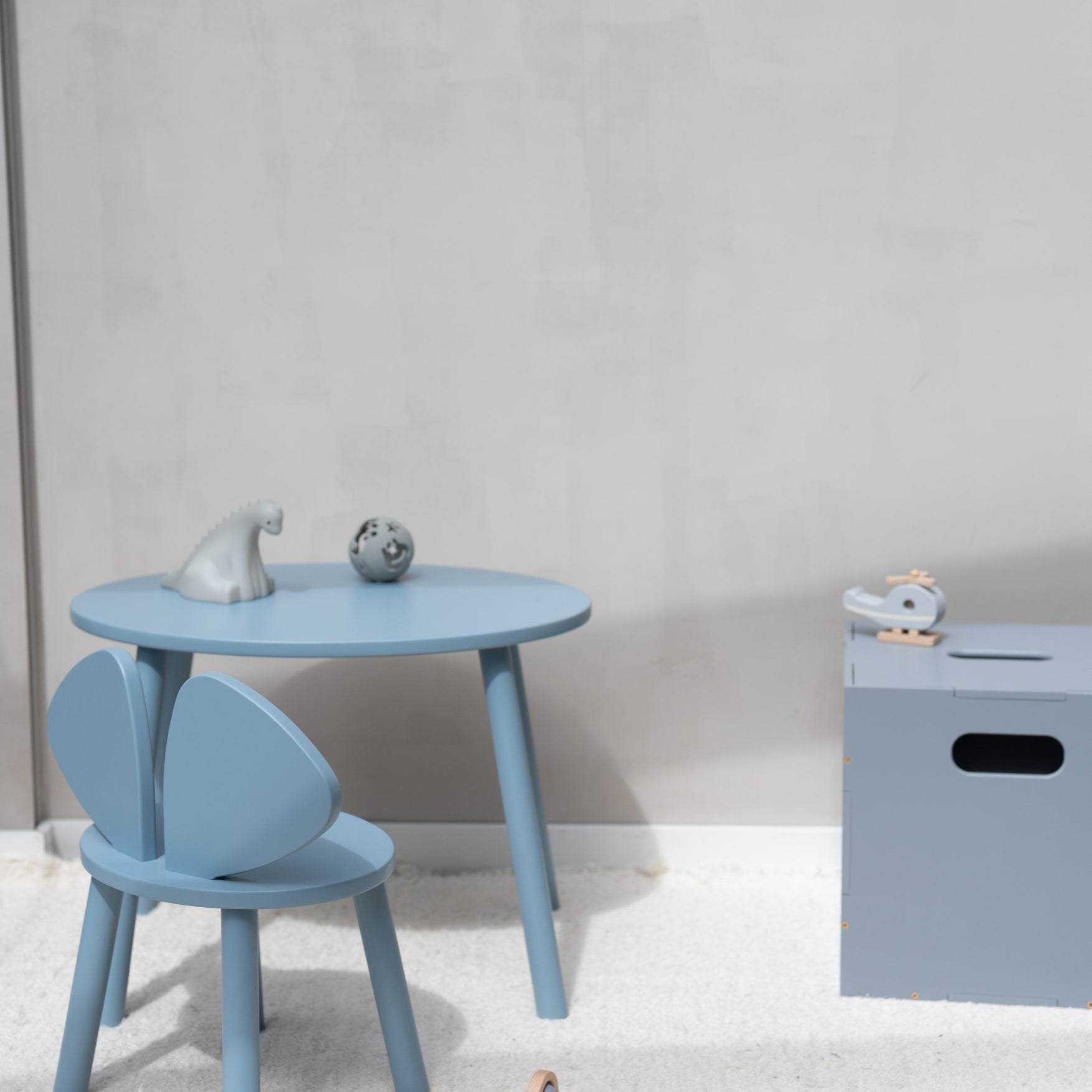Nofred Blue Mouse Chair and Table Set in the kids room