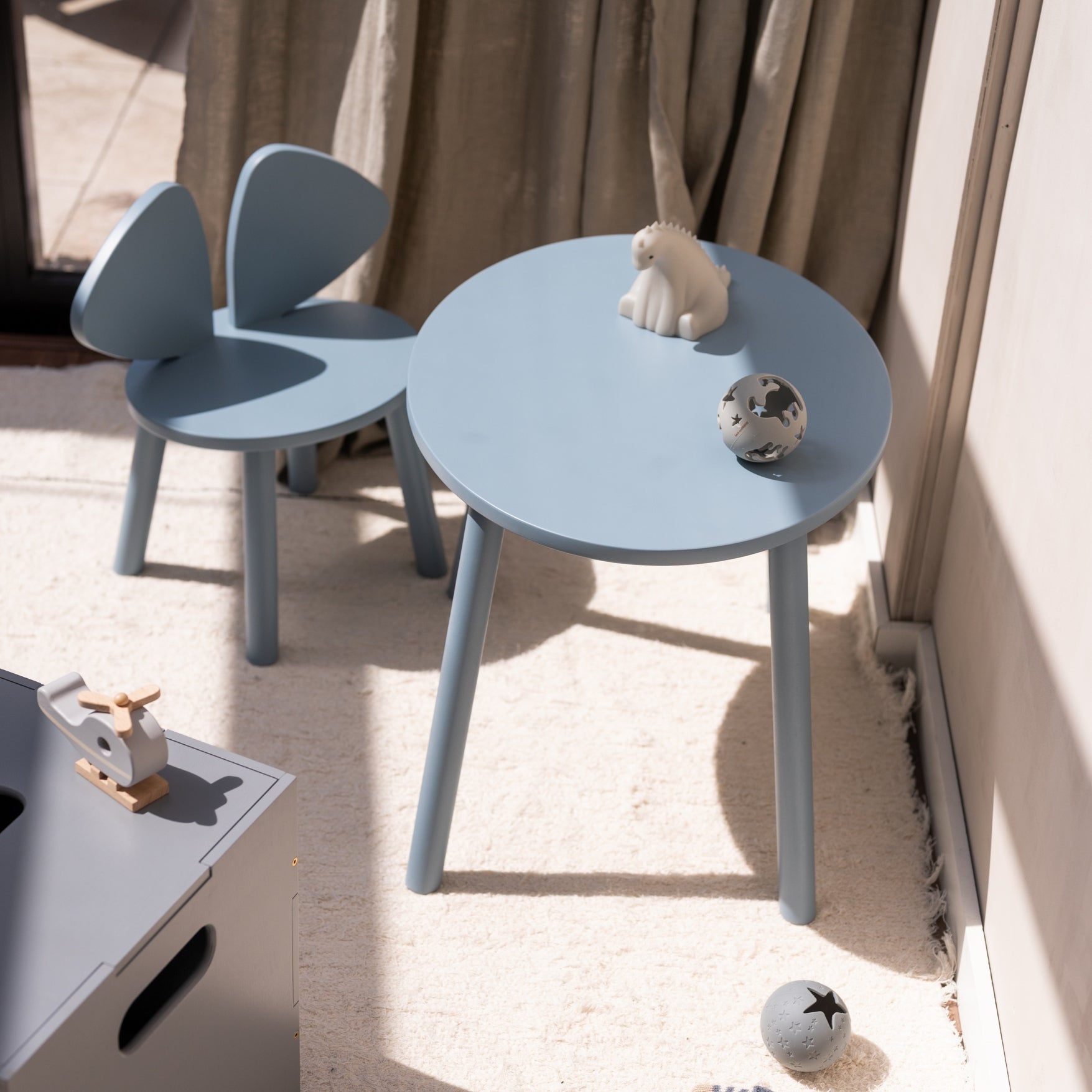 Nofred Blue Mouse Chair and Table Setin the kids room