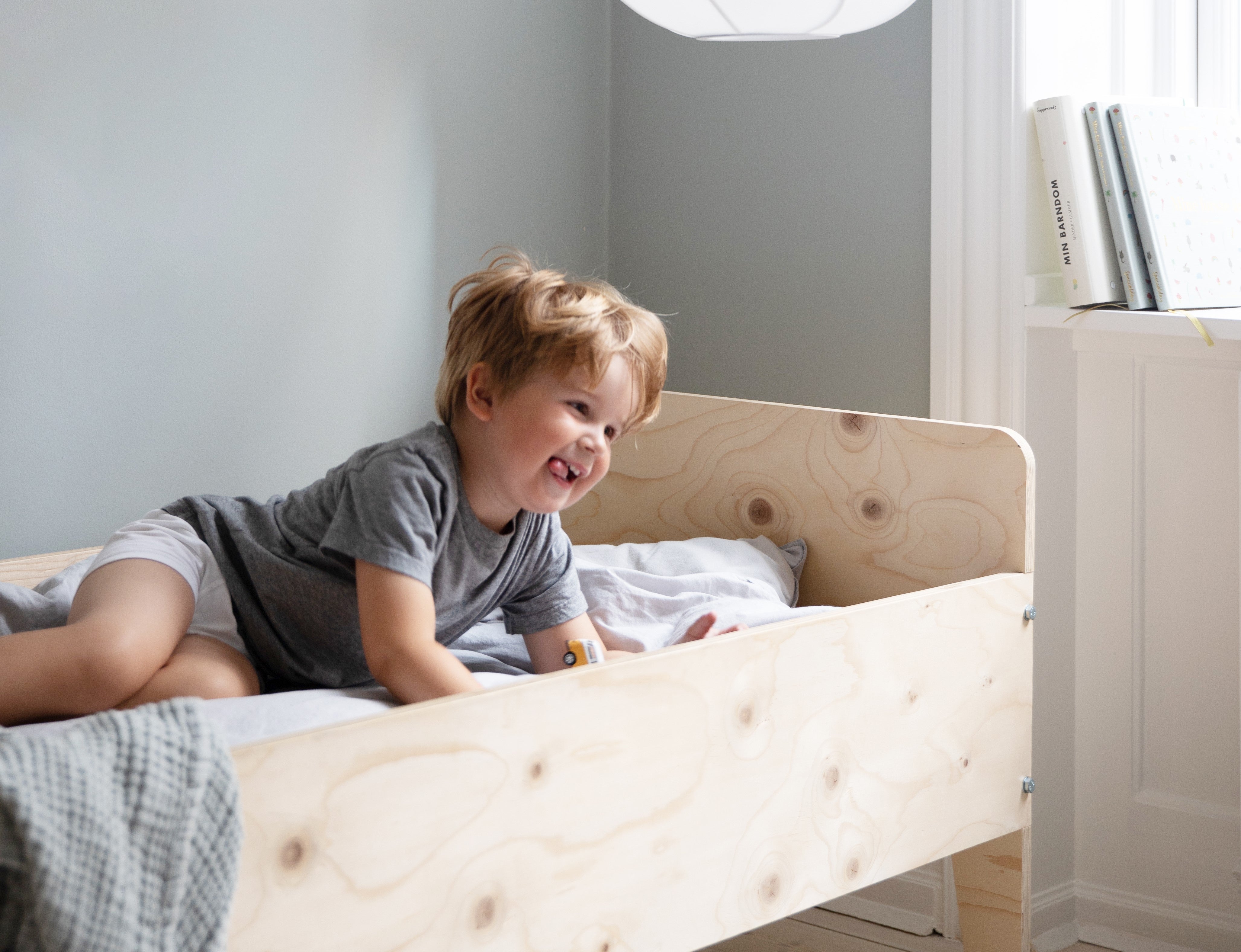 Mouse Table - White - Award-Winning Kids Furniture - Nofred