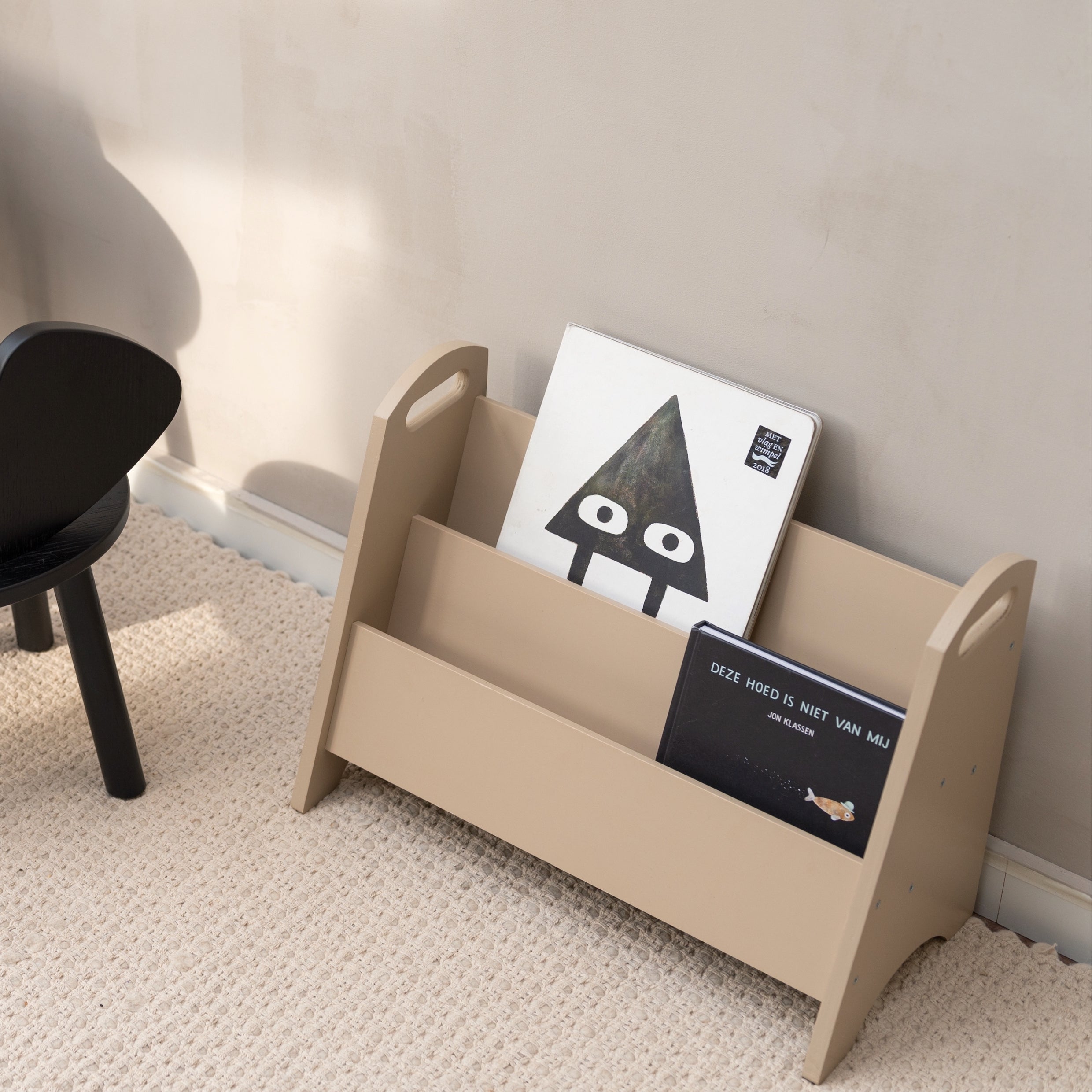Nofred Beige Bookholder with two kids books 
