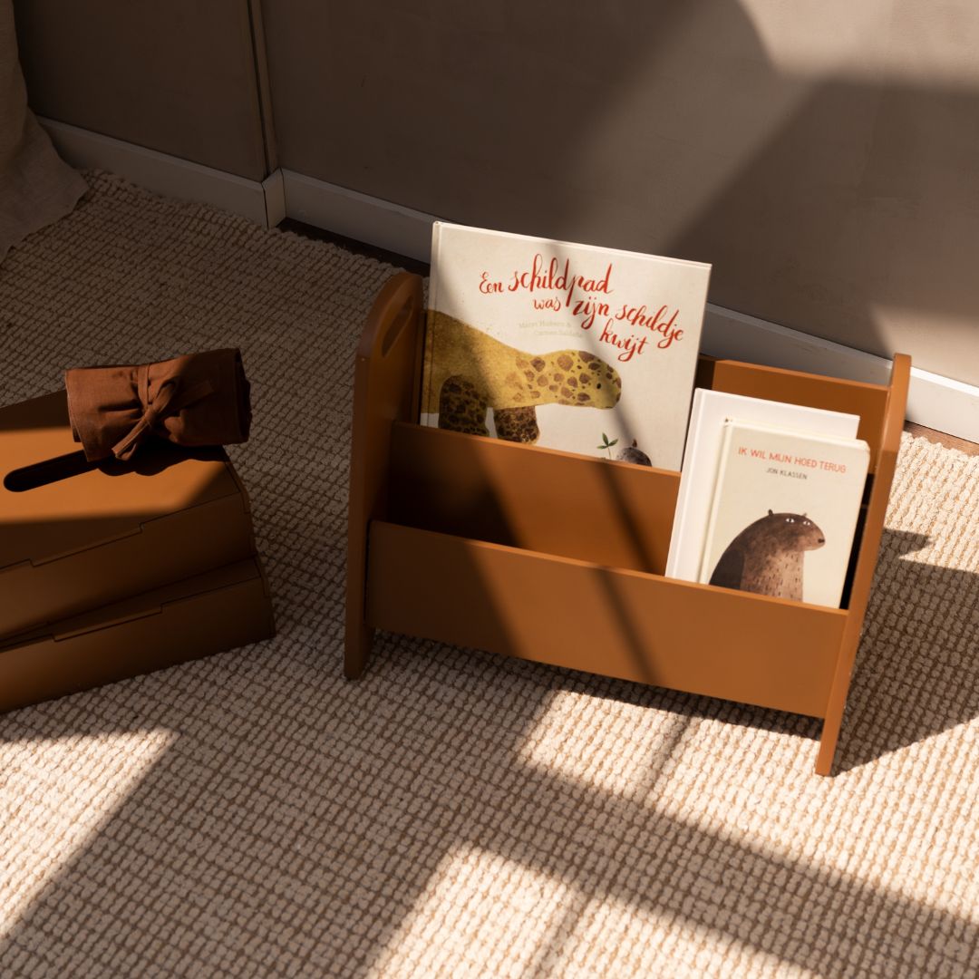 Nofred Brown Bookholder with kids books