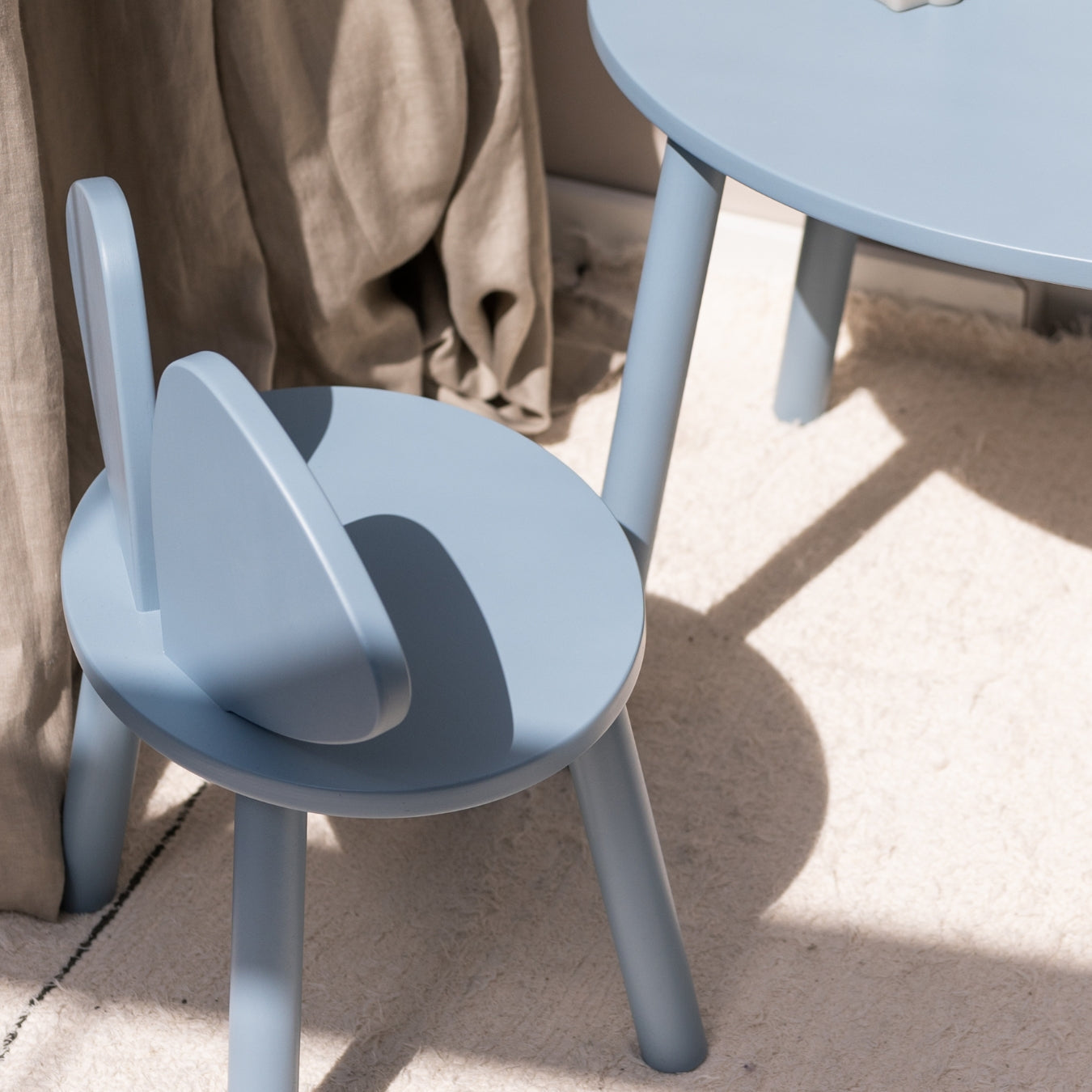 Nofred Blue Mouse Chair with complementing Mouse Table