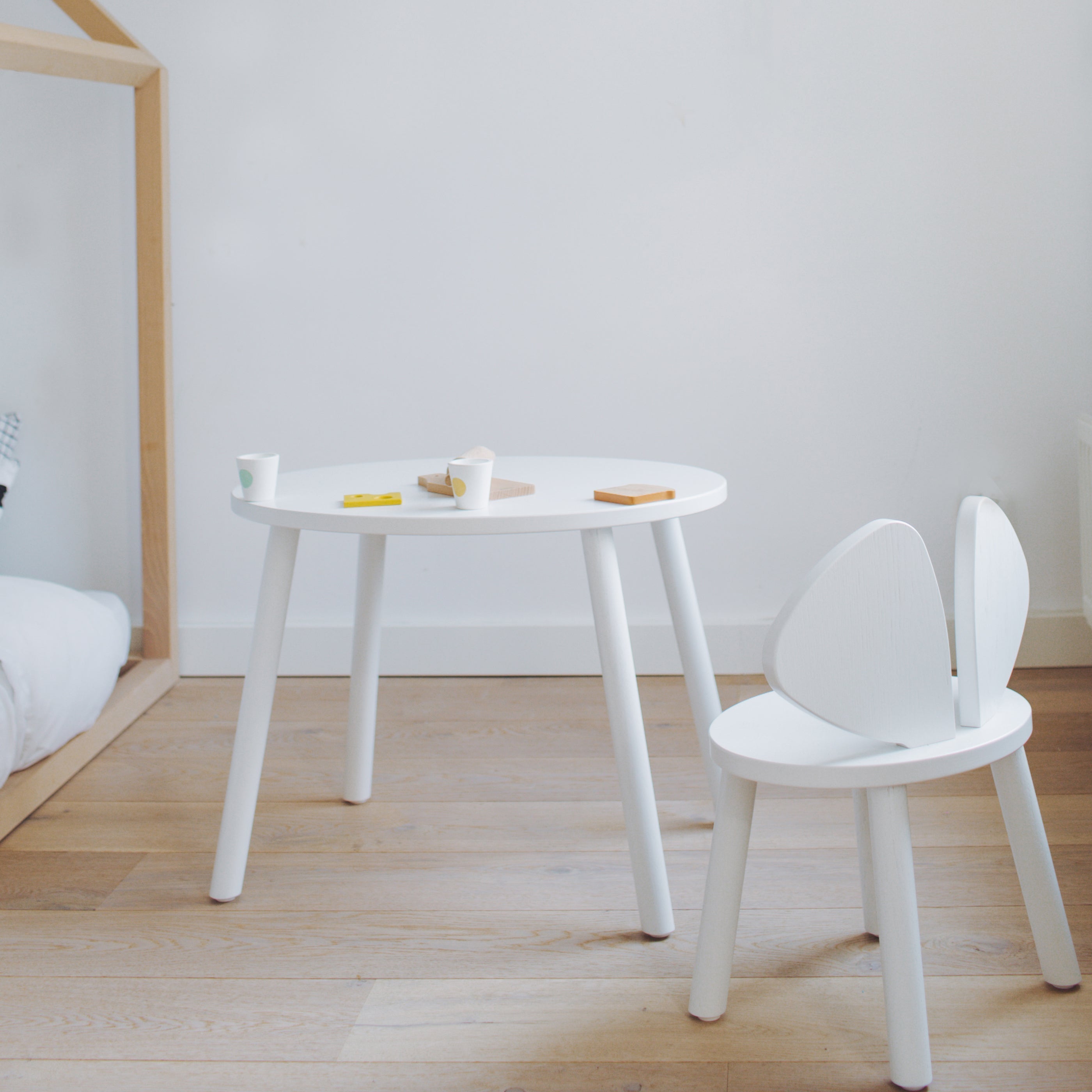 Nofred White Mouse Chair with a complementing Mouse Table