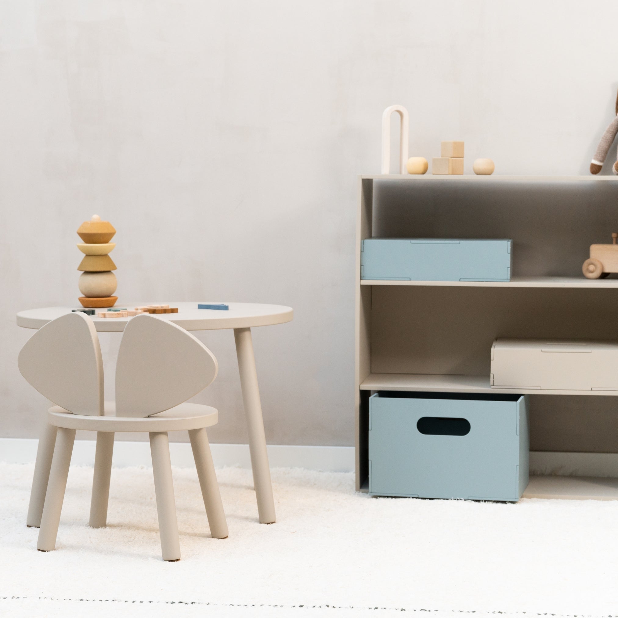 Nofred Beige Mouse Chair and Table Set in the room