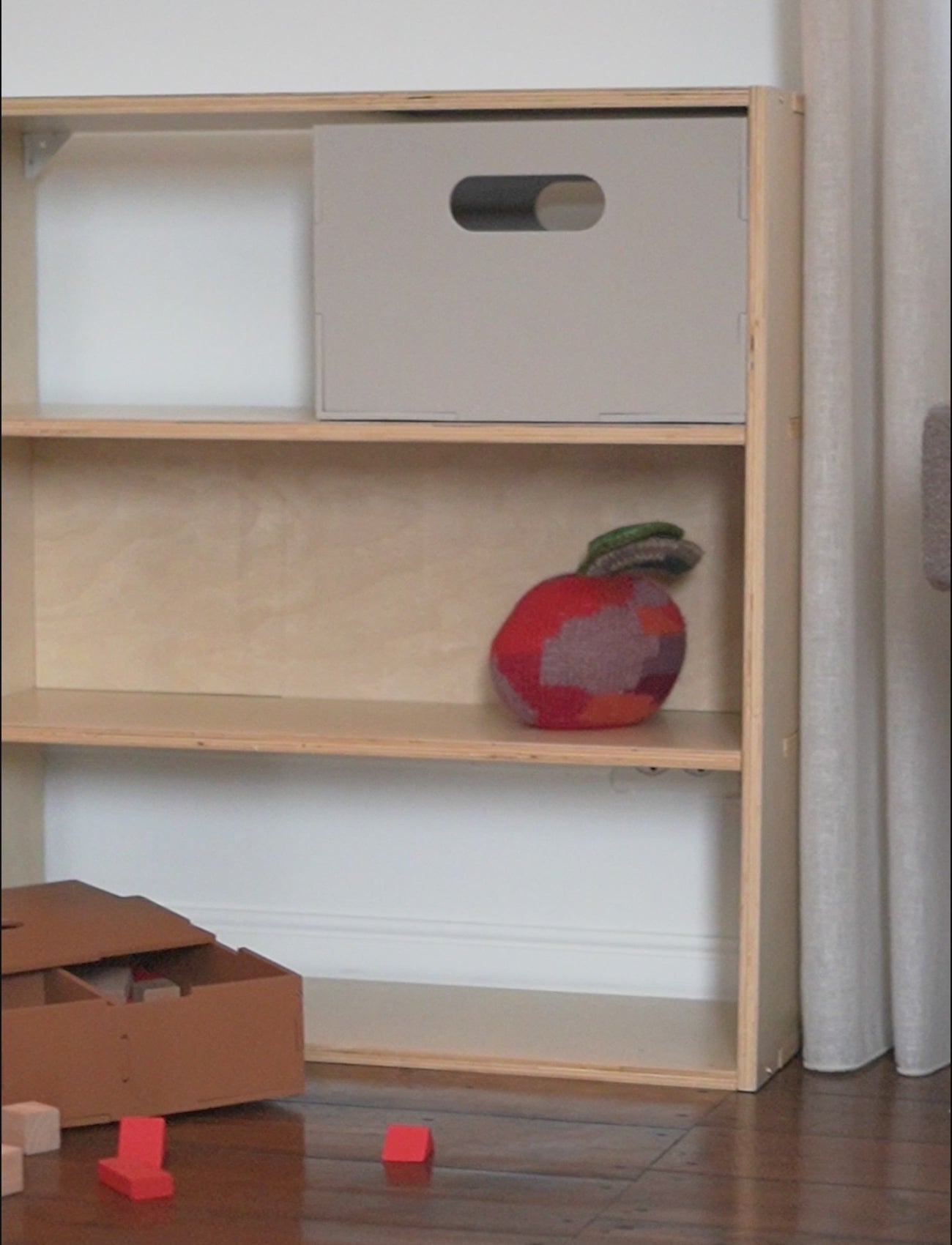 Kiddo Shelving system with Kiddo Boxes